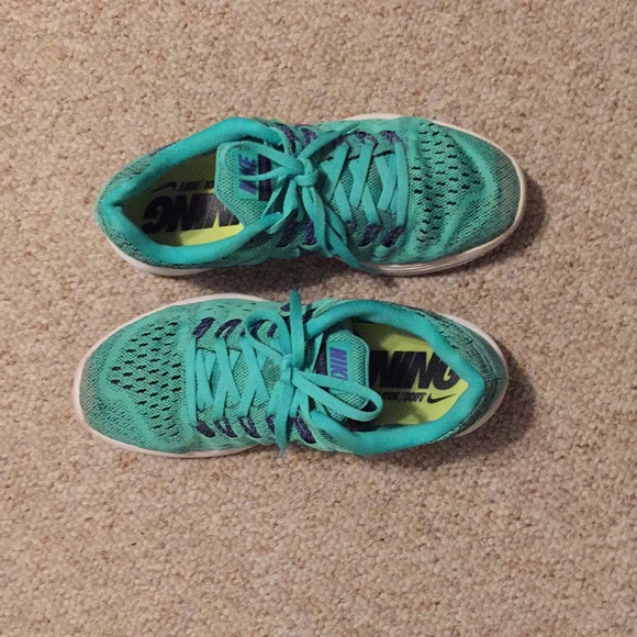 Nike Running Shoes - Picture 3 of 5